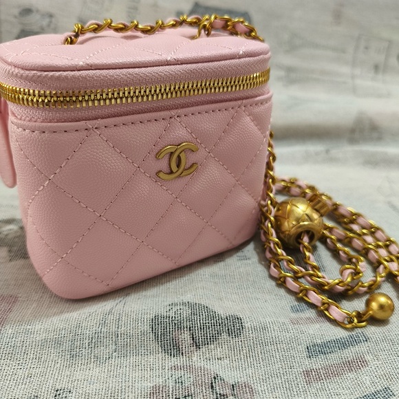 Chanel Pink Leather Shoulder Bag - Picture 1 of 10